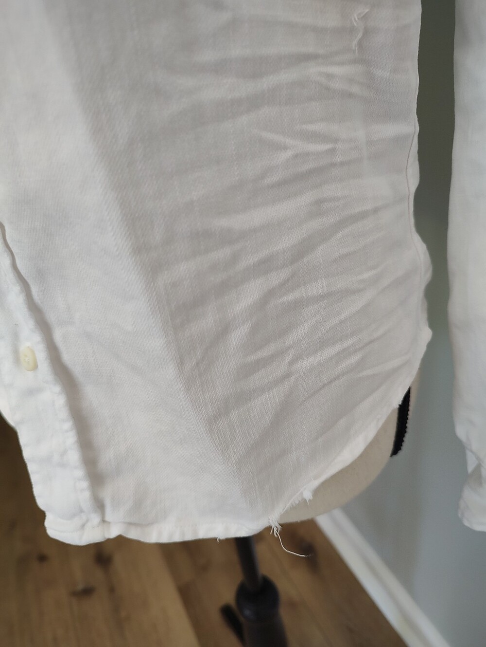 Frank & Eileen BARRY Distressed Button-Up Shirt White ALTERED - Picture 14 of 14